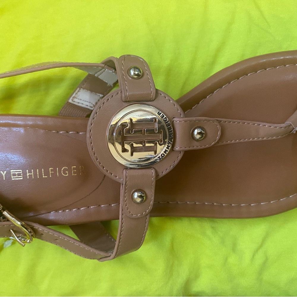 Tommy Hilfiger Brown Sandals with Gold Accents - Picture 3 of 6